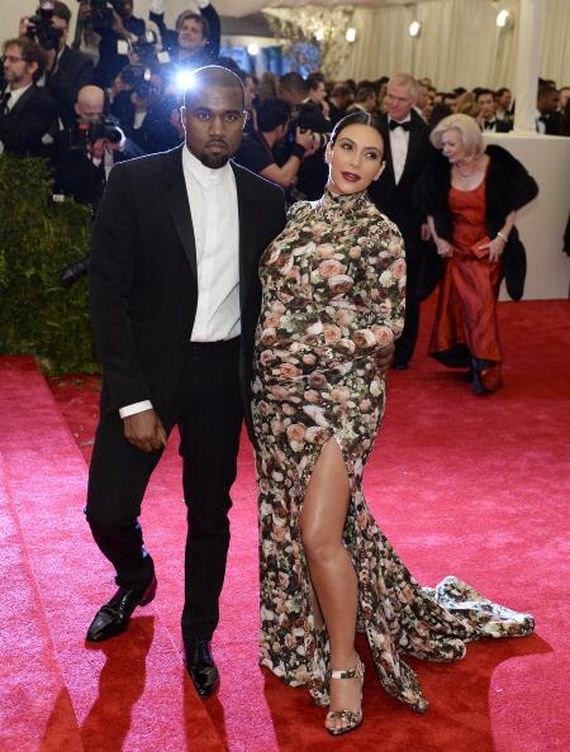 internet-reacts-to-kim-kardashians-bizarre-floral-met-ball-gown