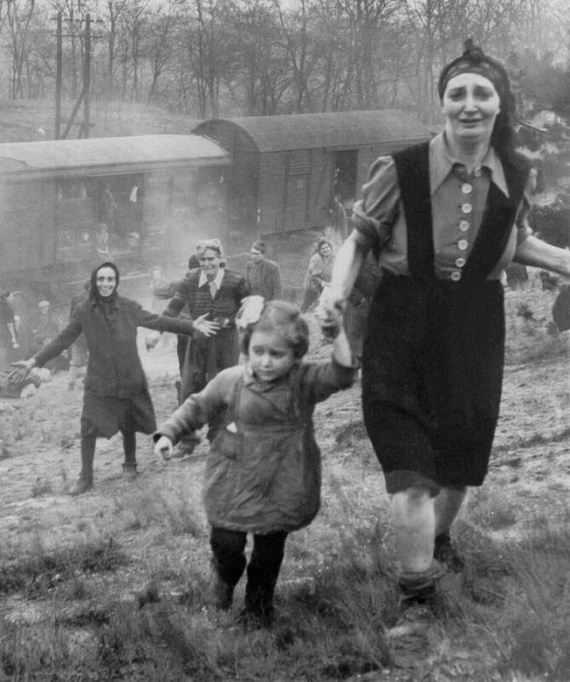 little_pictures_big_history