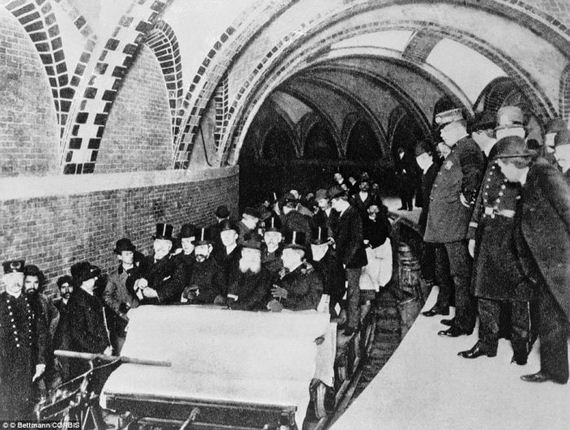 little_pictures_big_history
