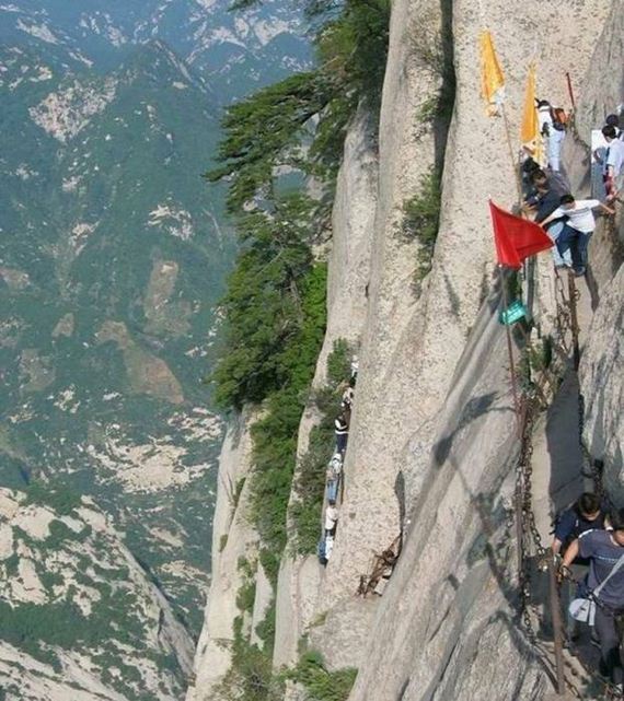 most-dangerous-hiking-trail