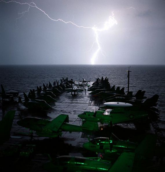 navy_waves_sea