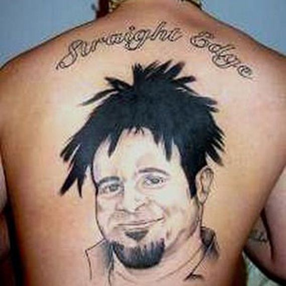 people-with-unfortunate-tattoos-of-their-favori