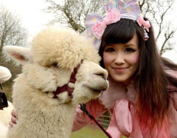 photos-lolita-girls-alpaca-farm