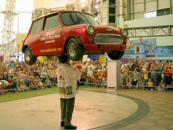 real_people_who_are_really_superhumans_in_disguis