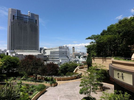 rooftop-park-in-osaka