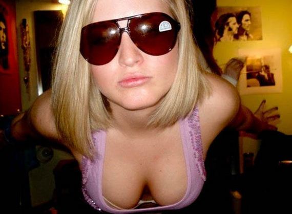 sorority_girls_bust_out_their_cleavage