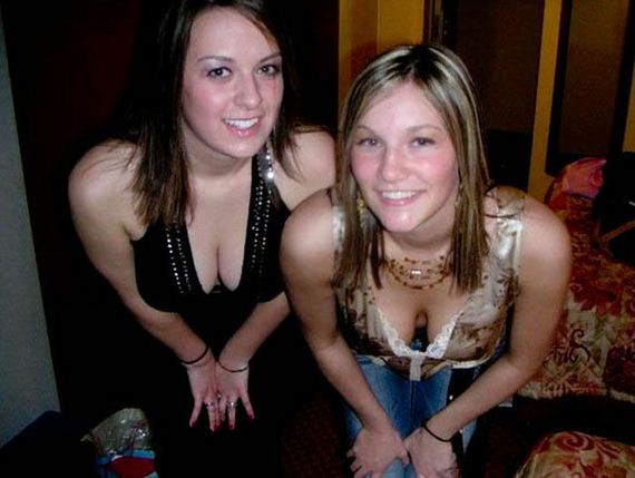 sorority_girls_bust_out_their_cleavage