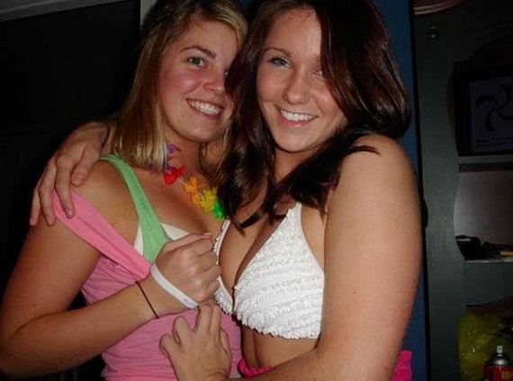sorority_girls_bust_out_their_cleavage