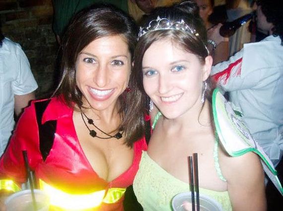 sorority_girls_bust_out_their_cleavage