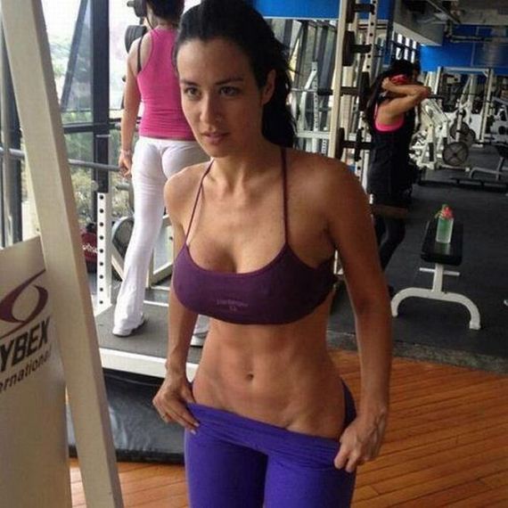 sporty_girls_simply_take_the_cake