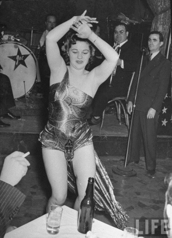 strip-club-in-new-orleans-in-1943