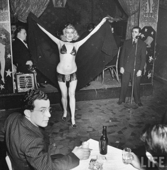 strip-club-in-new-orleans-in-1943