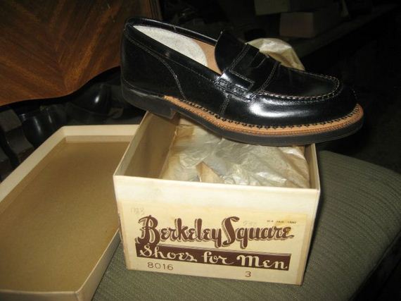 vintage_family_shoe_store