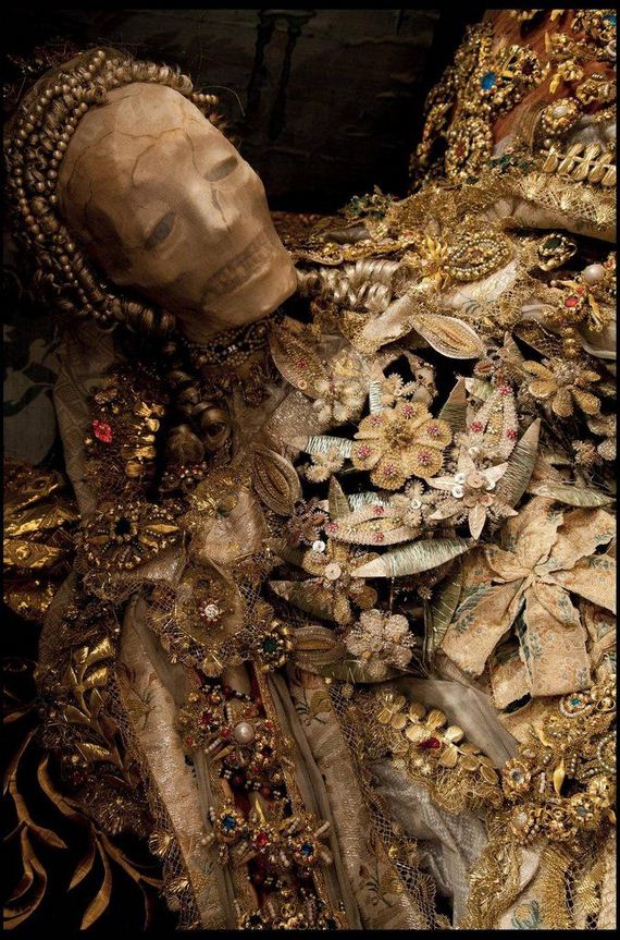 400_year_old_jewel_encrusted_skeletons_unearthed_across_europe