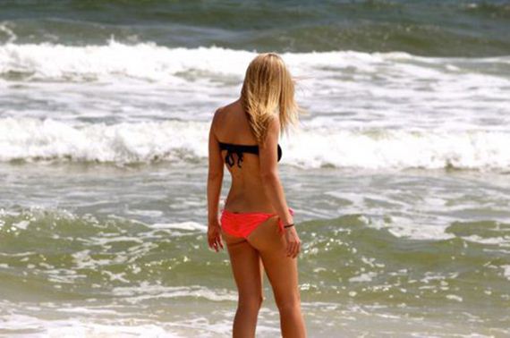 Bikinis-Bikinis-Bikinis