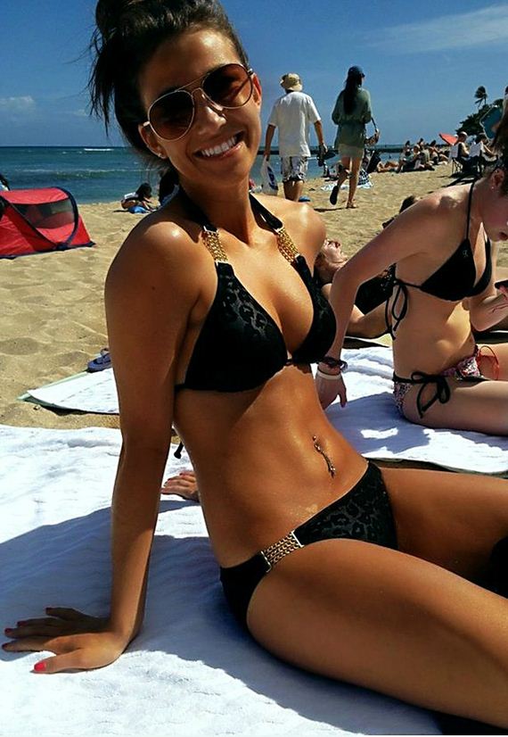 Bikinis-Bikinis-Bikinis