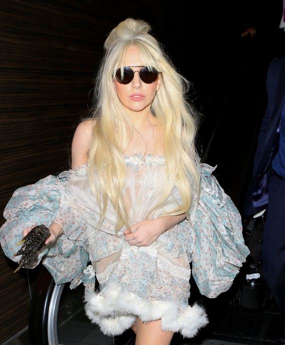 Lady-Gaga-Walked-Around