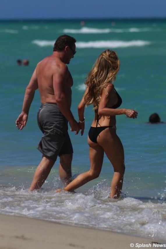 Sexy Lisa Hochstein Shows Off Her Sexy Bikini Body On The Beach In Miami