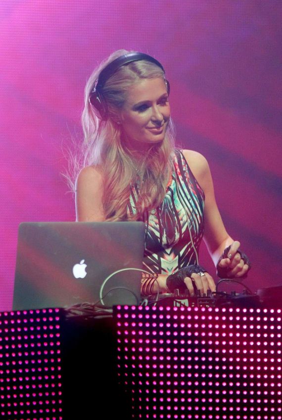 Paris-Hilton---DJ-Set