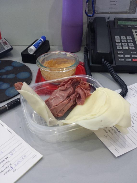Saddest-Desk-Lunches