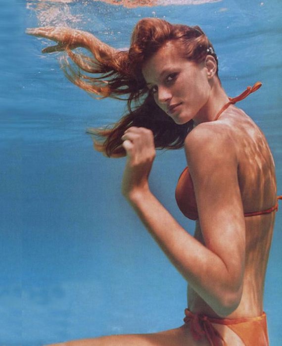 a-under-water-girls