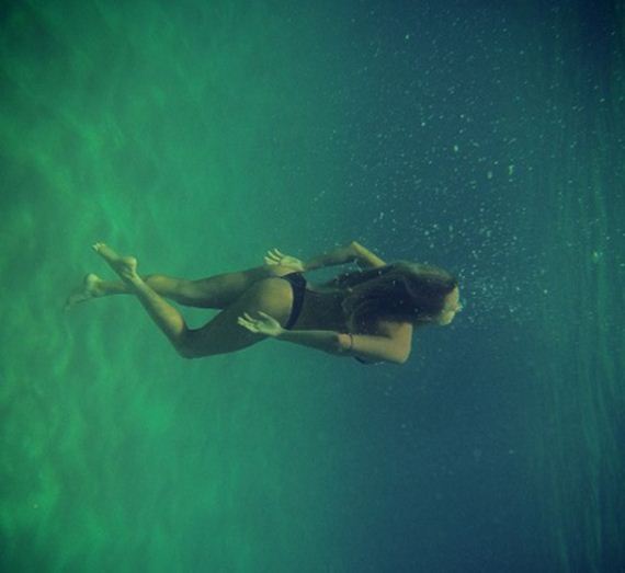 a-under-water-girls
