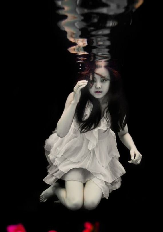 a-under-water-girls
