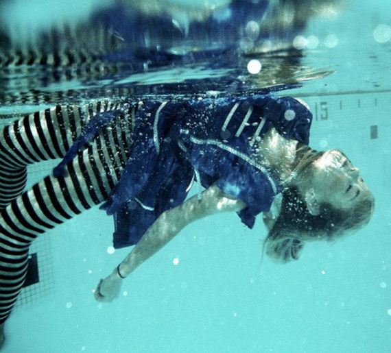 a-under-water-girls