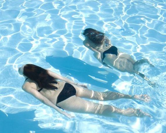 a-under-water-girls