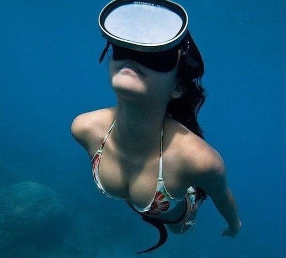 a-under-water-girls
