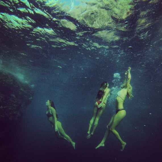 a-under-water-girls