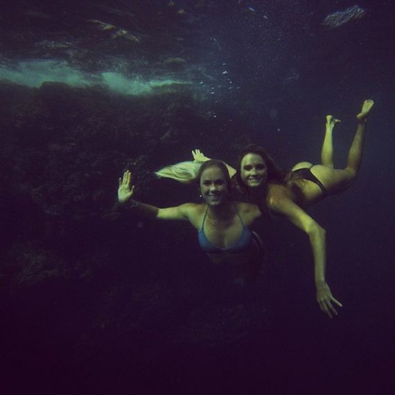 a-under-water-girls