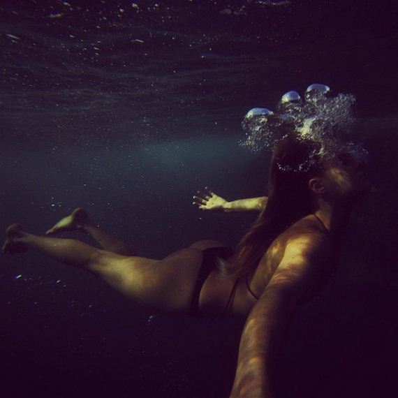 a-under-water-girls