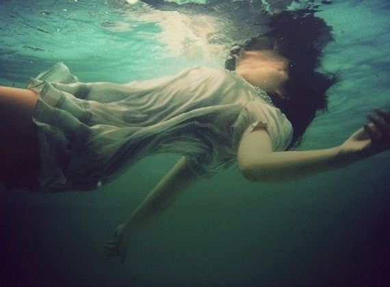 a-under-water-girls