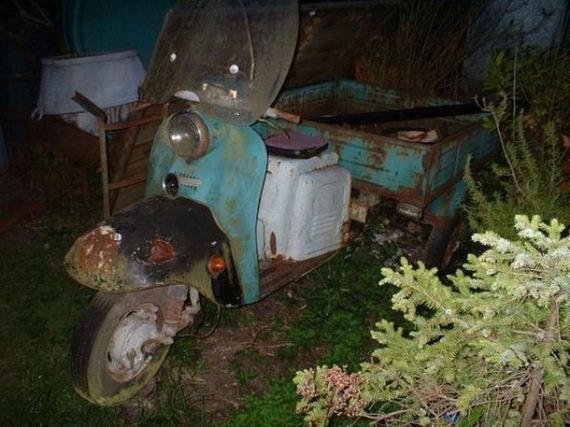 a_soviet_era_scooter_transformed_into_a_nifty_mobile_home