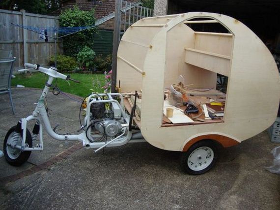 a_soviet_era_scooter_transformed_into_a_nifty_mobile_home