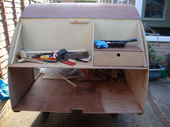 a_soviet_era_scooter_transformed_into_a_nifty_mobile_home