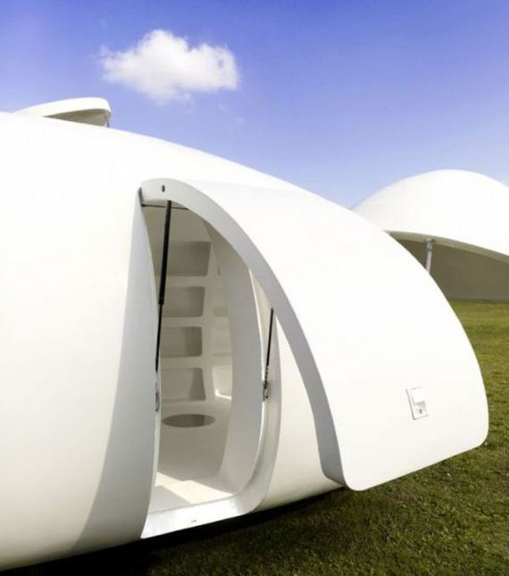 a_stunning_spaceage_spherical_mobile_home