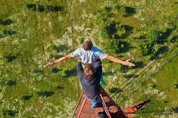 adrenaline_junkies_who_live_life_on_the_edge