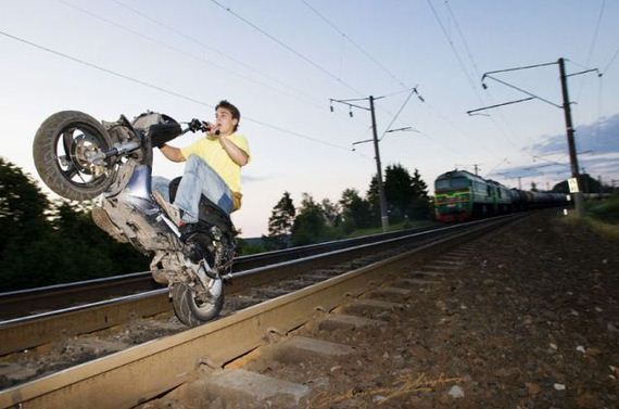 adrenaline_junkies_who_live_life_on_the_edge