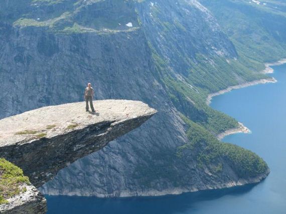 adrenaline_junkies_who_live_life_on_the_edge