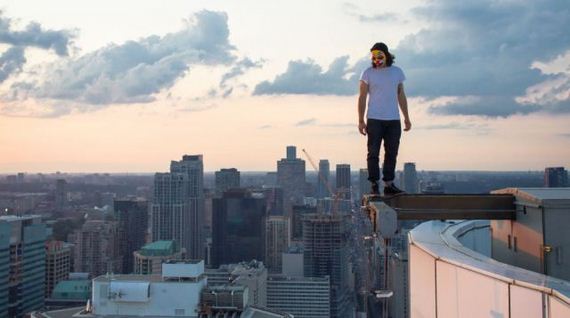 adrenaline_junkies_who_live_life_on_the_edge