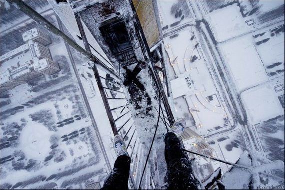 adrenaline_junkies_who_live_life_on_the_edge