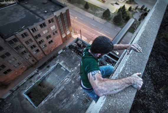 adrenaline_junkies_who_live_life_on_the_edge