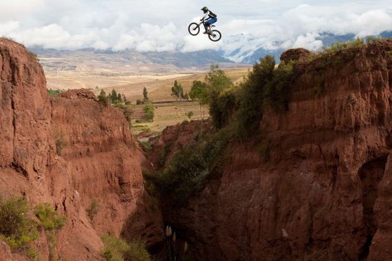 adrenaline_junkies_who_live_life_on_the_edge