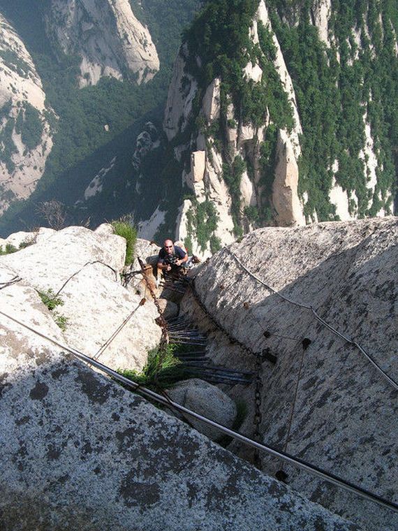 adrenaline_junkies_who_live_life_on_the_edge
