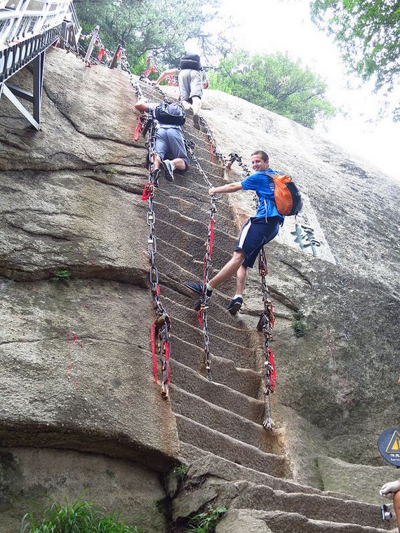 adrenaline_junkies_who_live_life_on_the_edge