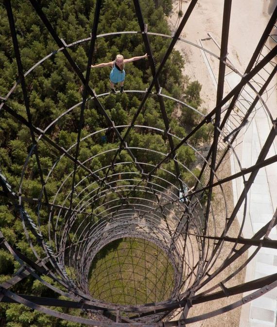 adrenaline_junkies_who_live_life_on_the_edge