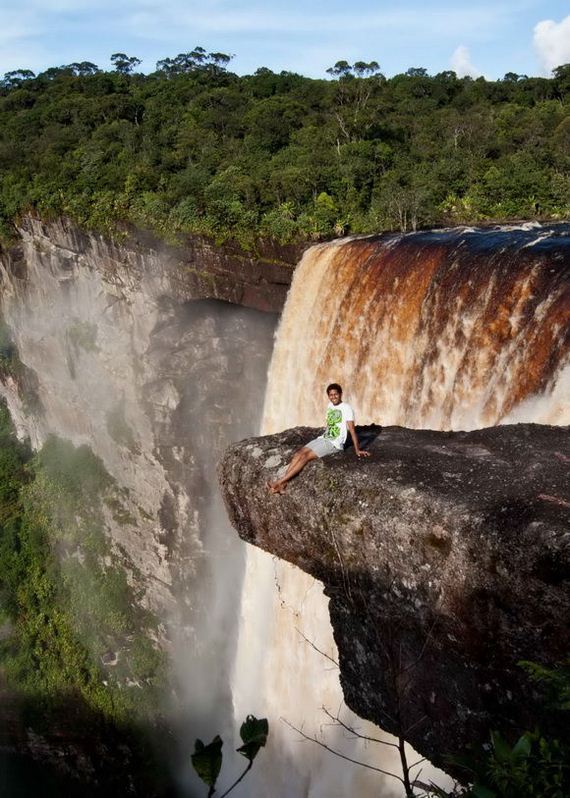 adrenaline_junkies_who_live_life_on_the_edge