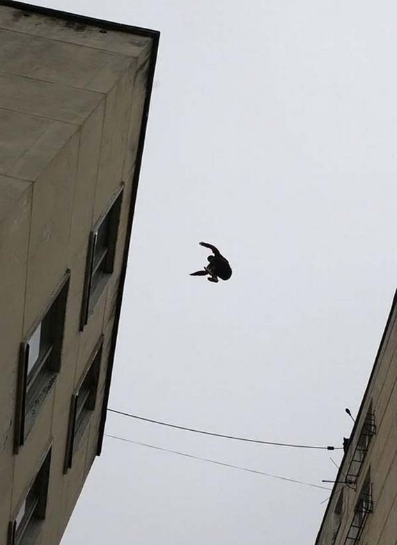 adrenaline_junkies_who_live_life_on_the_edge